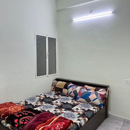 Yadav Guest House اوجاين المظهر الخارجي الصورة